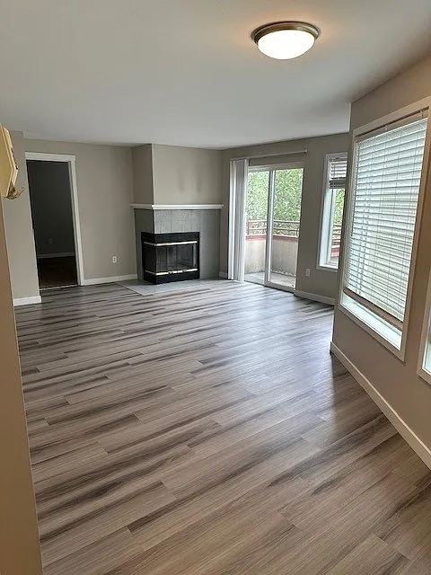 2 bed, 1100 sqft, $2,495 — Photo 2