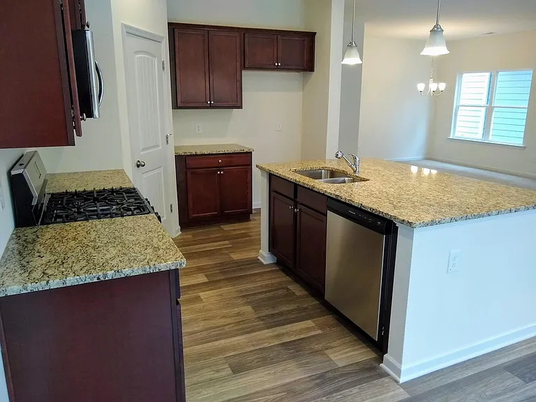 196 Bryon Ln — Photo 10