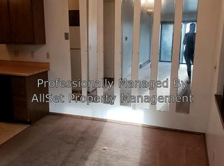 4320 N 104th St APT 6, Milwaukee, WI 53222