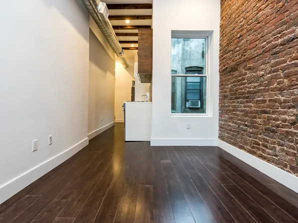 1869 Madison Street image 2 of 15