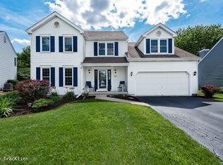 711 Avondale Ln, Aurora, IL 60504