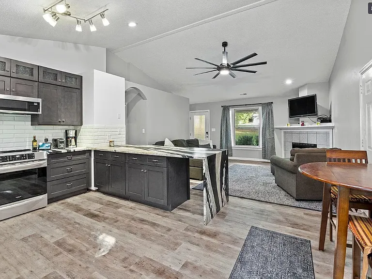 106 Blackfoot Dr — Photo 3