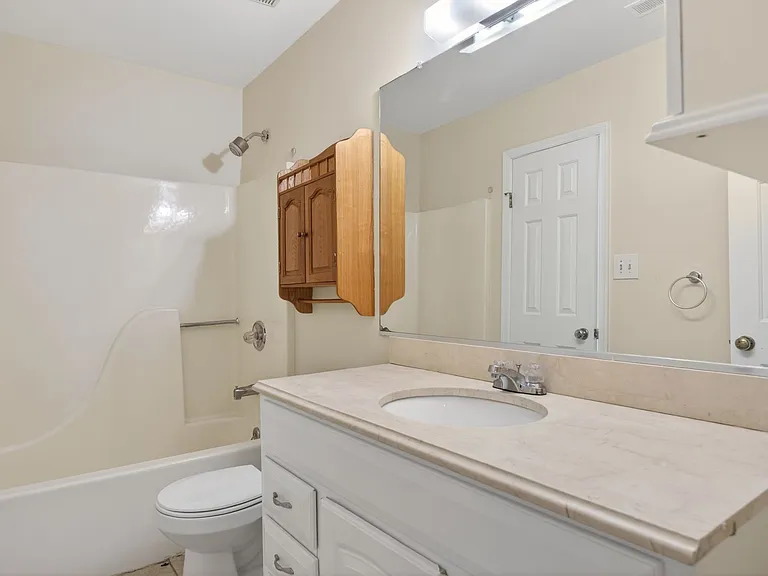 227 Ashridge Ln — Photo 9