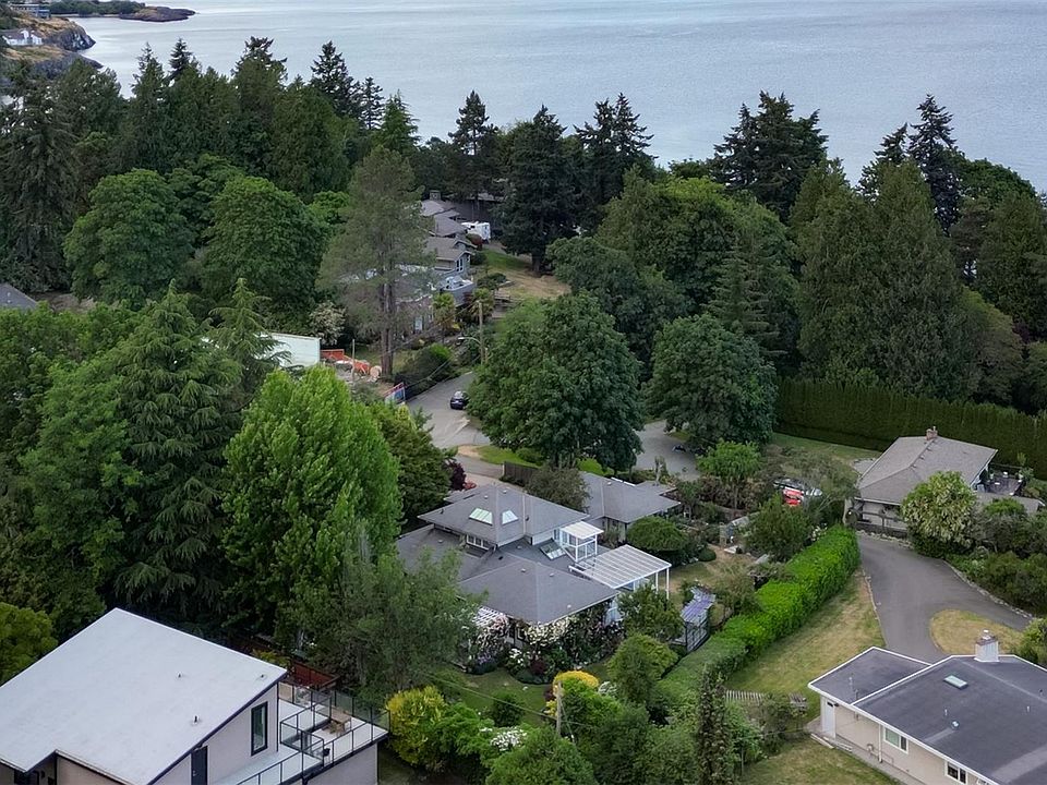 1st image of 4005 Locarno Ln