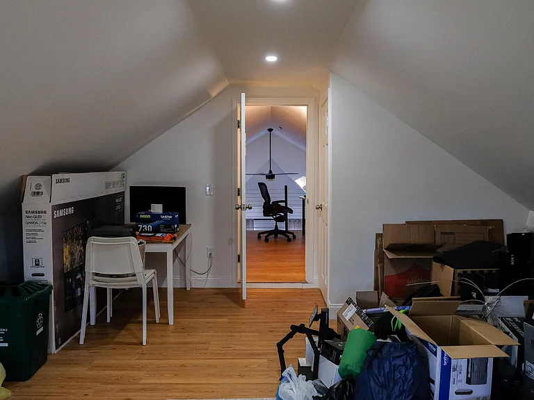46 Summerhill Ave #3 — Photo 15
