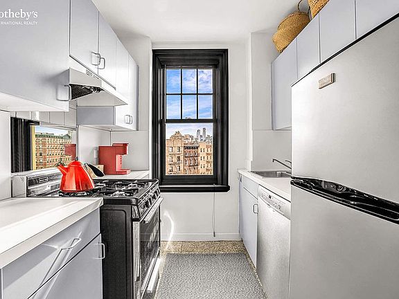 4th image of 299 W 12th St APT 7F