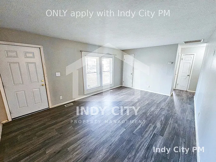 3 bed, 1.0 bath, 1212 sqft, $1,500 — Photo 4