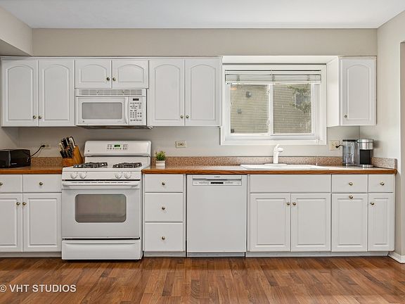 4th image of 2470 Brunswick Cir APT B1
