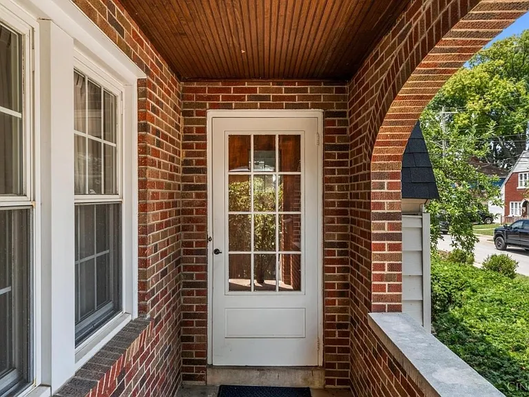 3445 Oak View Pl — Photo 4