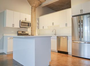 4046 N Hermitage Ave #303, Chicago, IL 60613