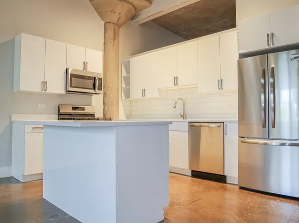 4046 N Hermitage Ave #303, Chicago, IL 60613