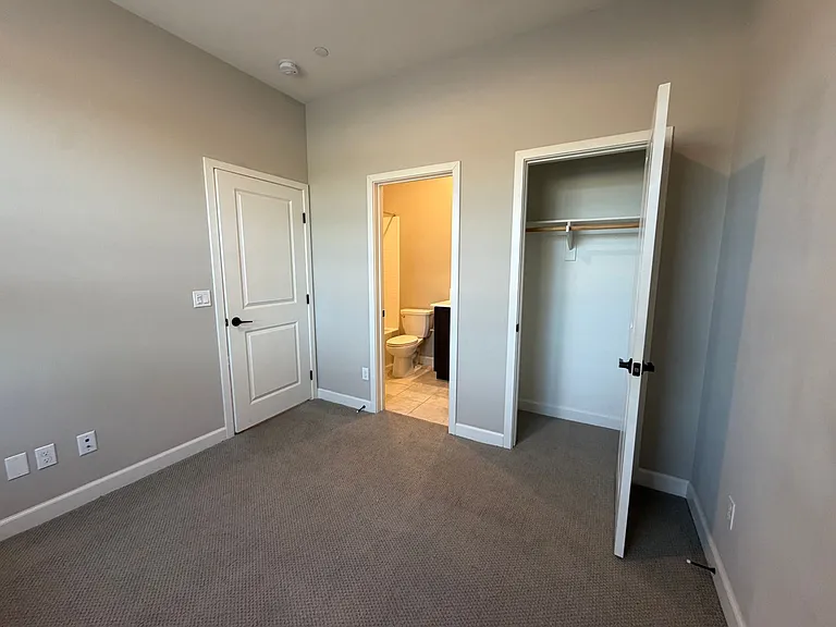 1922 Strata St #5 — Photo 21