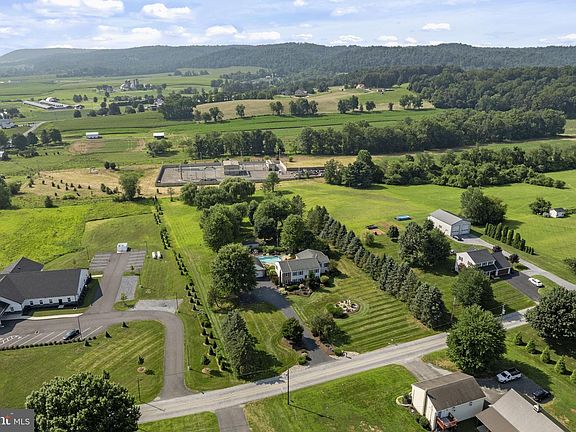 3rd image of 105 Whitehall Rd