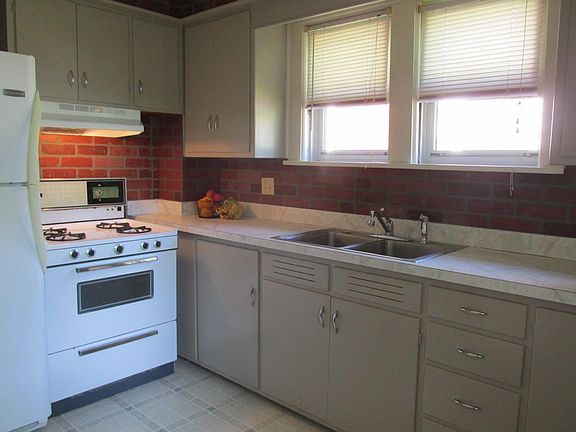 Kitchen including appliances