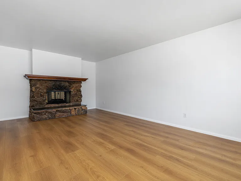2345 Worden St — Photo 26