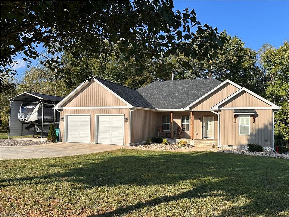 1st image of 323 Chaney Loop Rd