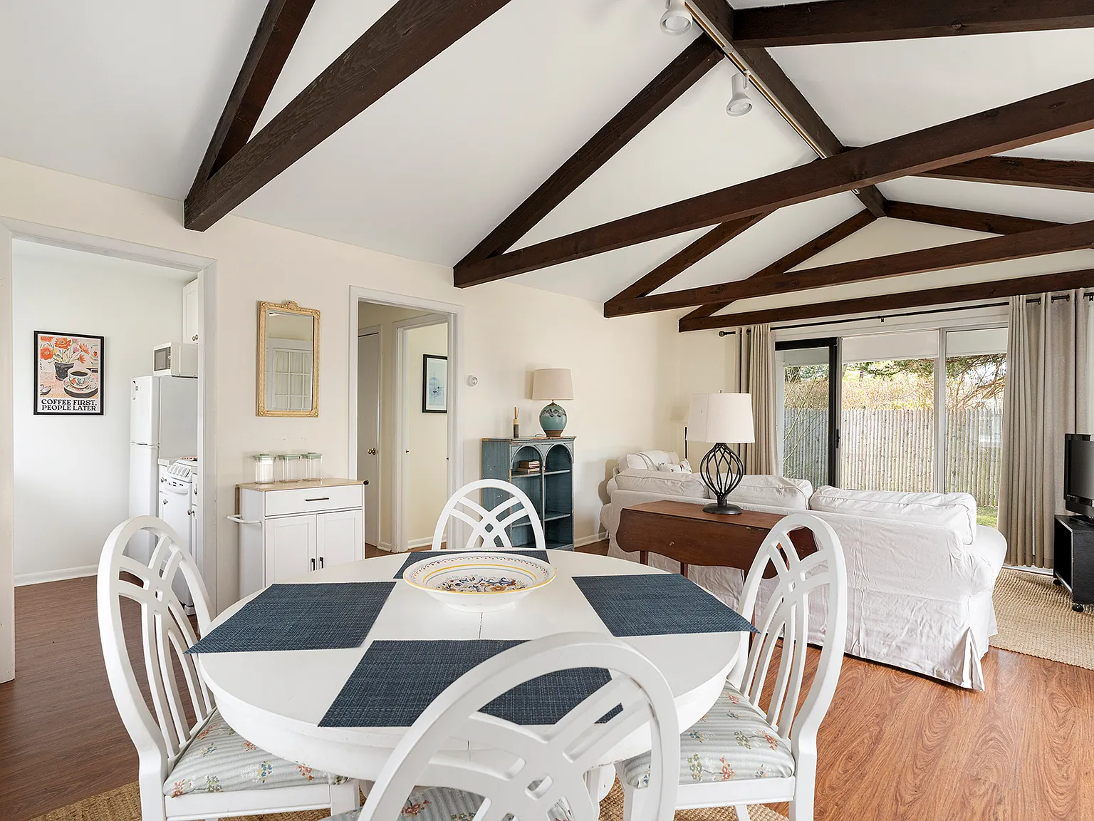 Sweet Cottage Hideaway Less than a Mile from East Hampton Village — Photo 4