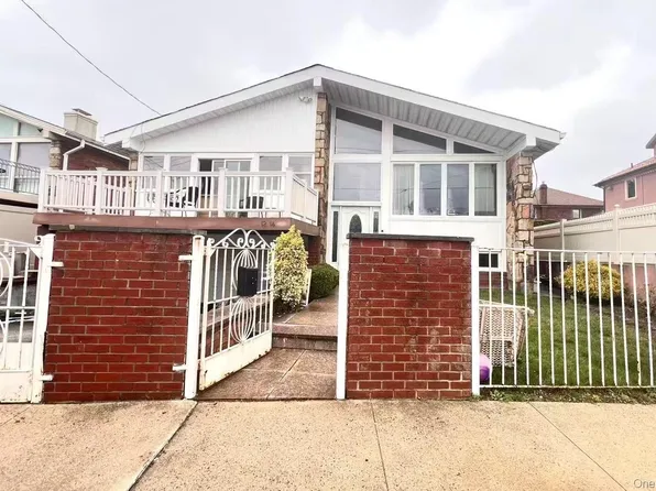 1214 Utopia Pkwy, Whitestone, NY 11357
