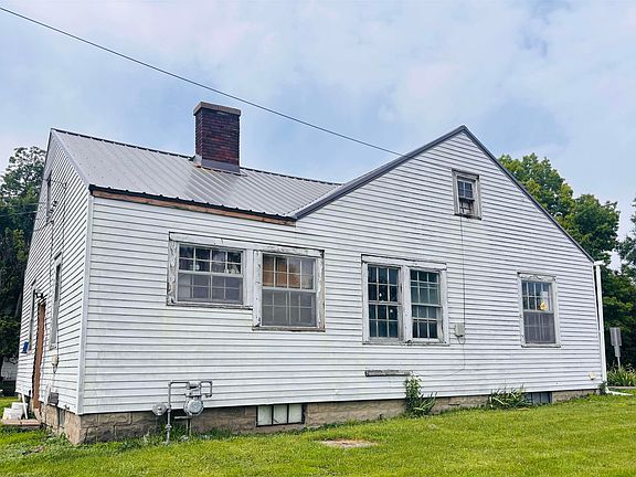 2nd image of 702 N Main St