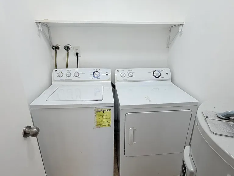 35 Amberly Dr #J — Photo 6