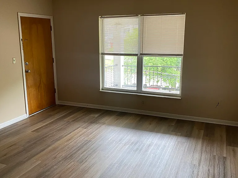 2731 Brownsboro Rd #7 — Photo 12