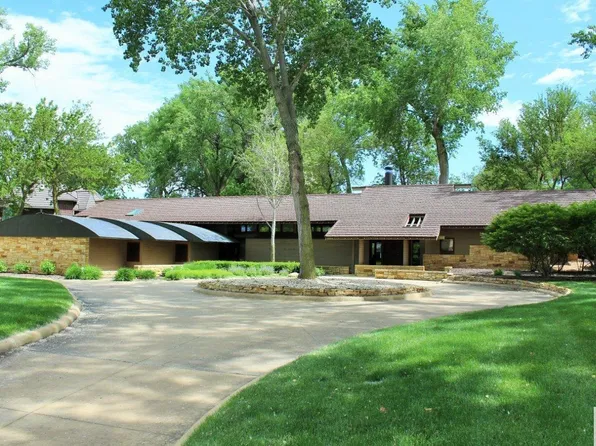 648 Monterey Trl, Dakota Dunes, SD 57049