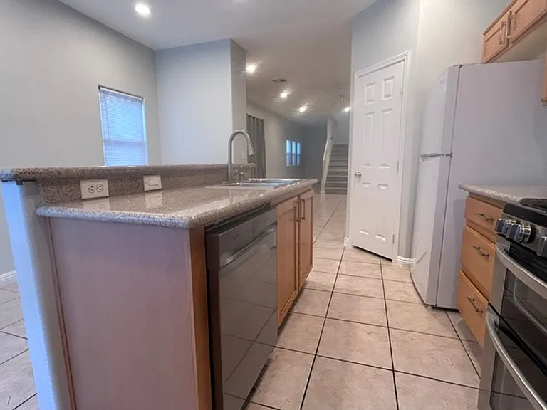 452 E Sunset Rd — Photo 33