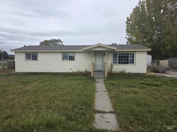 2020 I St, Heyburn, ID 83336
