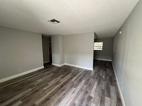 5th image of 39 SE 15th St #2
