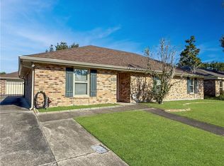 11 Devereaux Dr, Destrehan, LA 70047