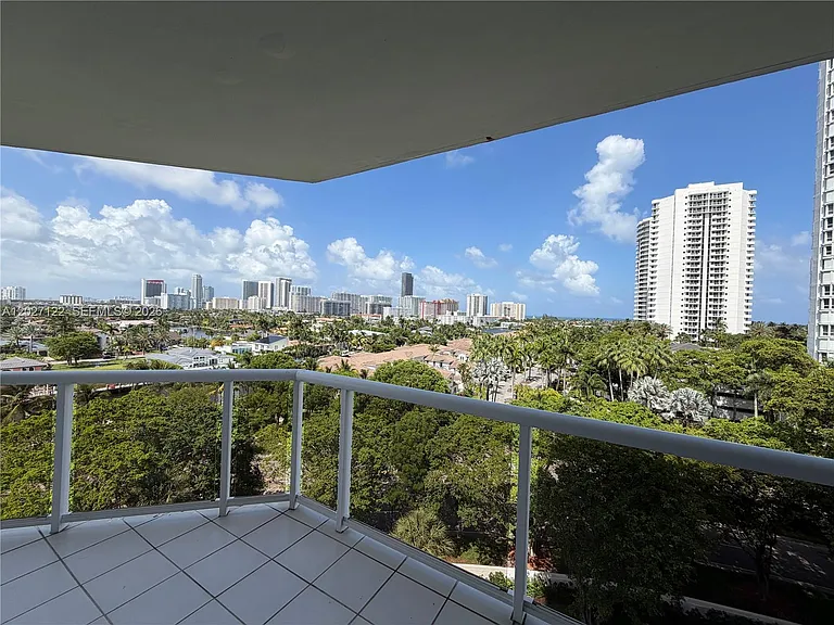 3640 Yacht Club Dr #805 — Photo 15