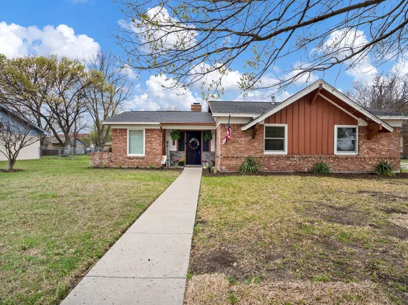 107 High School Dr, Waxahachie, TX 75165