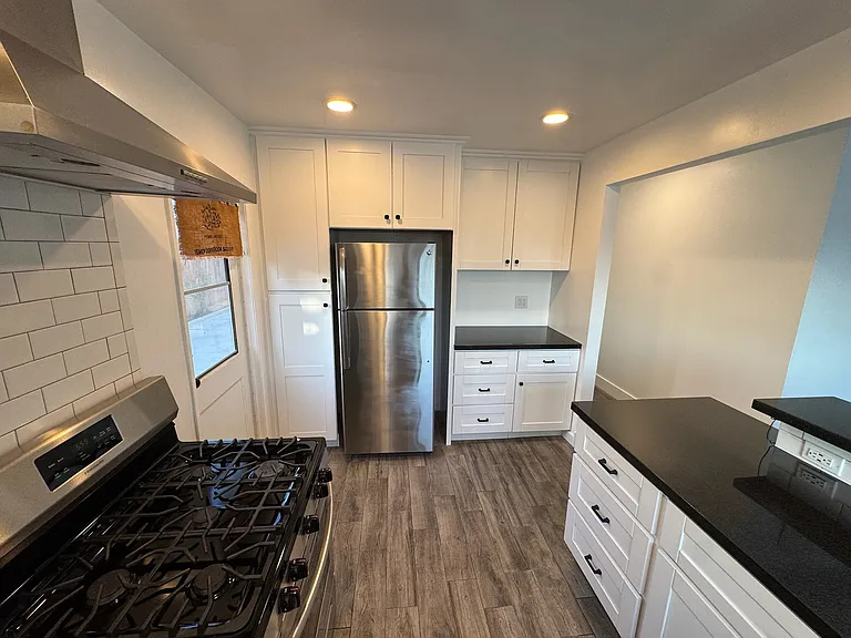 5137 Derrick Ct — Photo 6