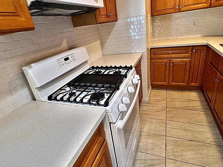 407 Violet Ave #E — Photo 11