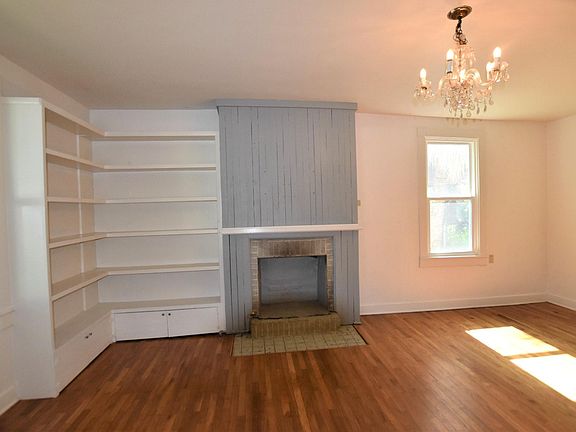 4th image of 109 Dunning Ave