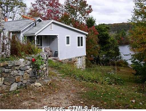 3rd image of 324 Pine Lake Dr