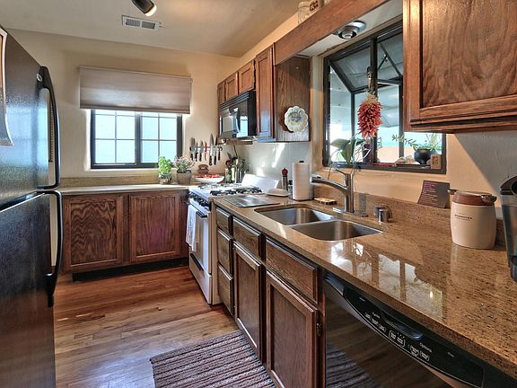 5th image of 315 Hermosa Dr NE