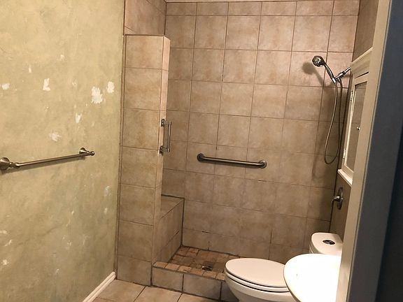 3rd image of 8833 Sandcastle Ct
