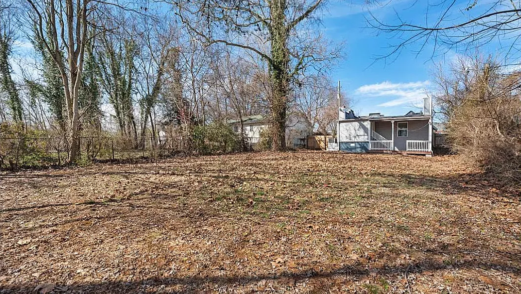 3 bed, 844 sqft, $1,850 — Photo 4