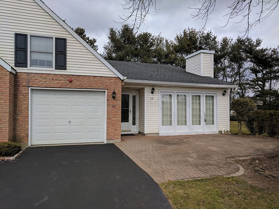 1st image of 39 Standish Dr
