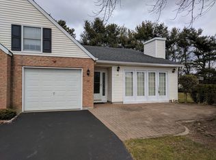 39 Standish Dr, Mount Sinai, NY 11766