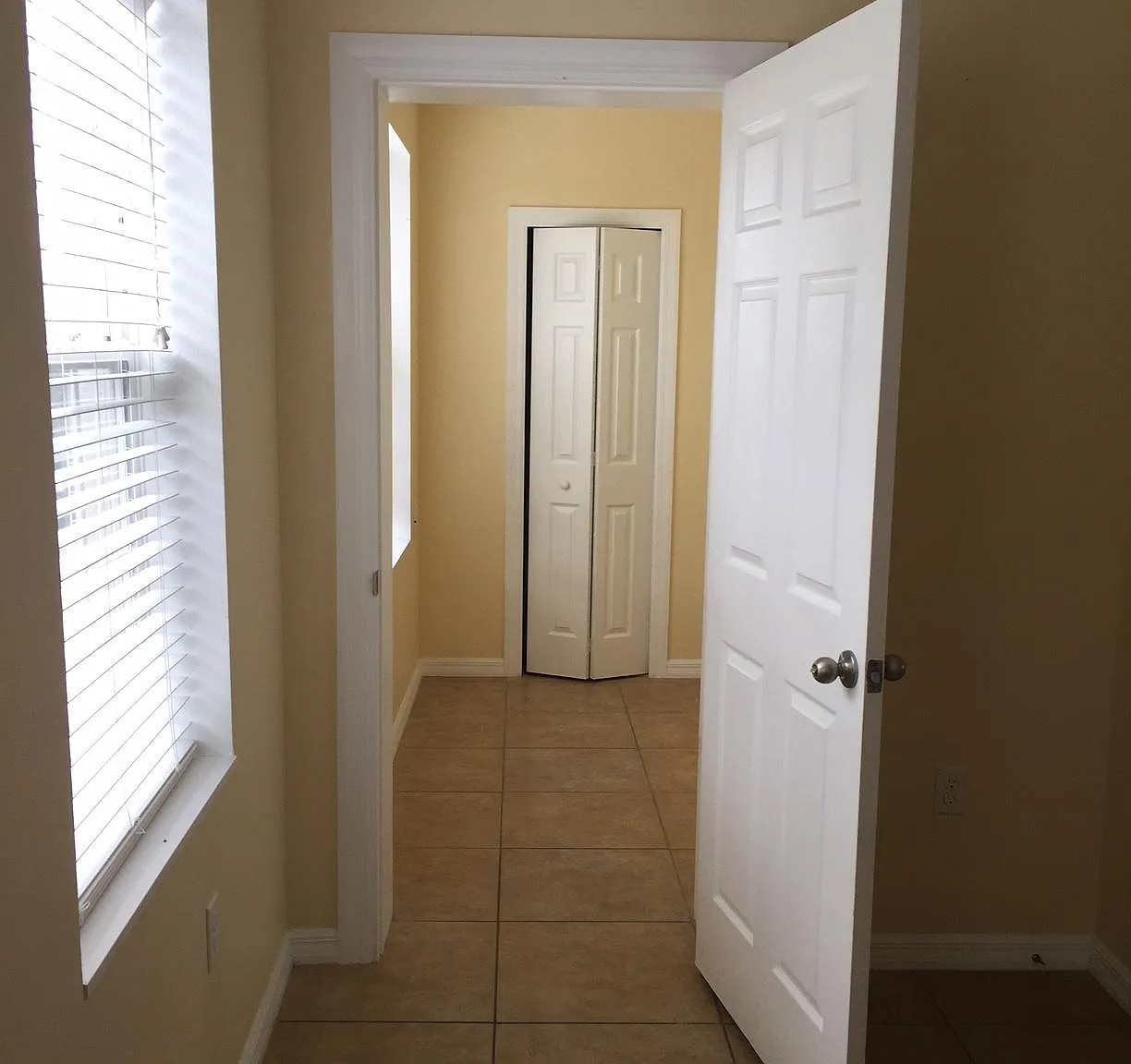 100 Wood Ave — Photo 3