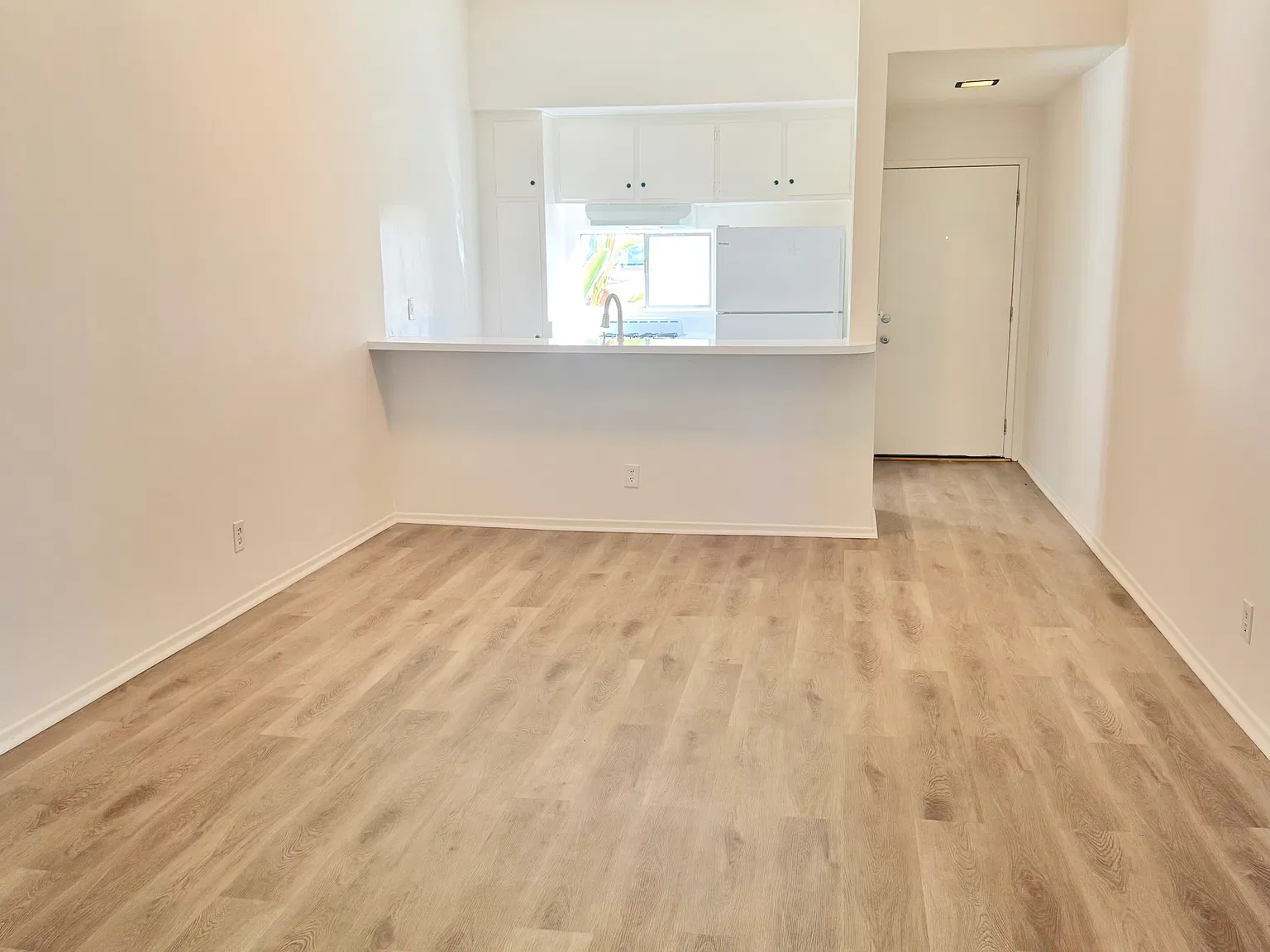 1 bed, 650 sqft, $2,350 — Photo 3
