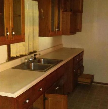 5th image of 2739 Van Brunt Blvd