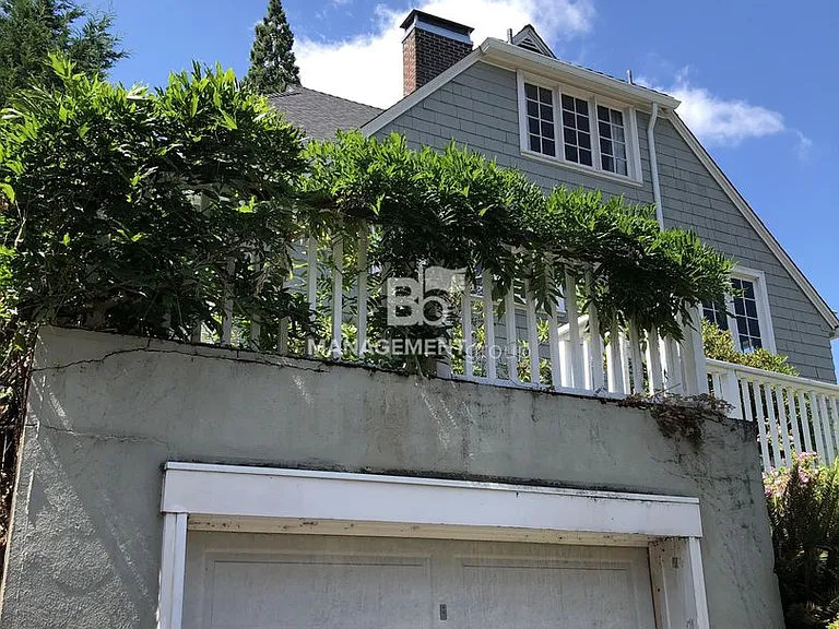 2741 SW Old Orchard Rd — Photo 2