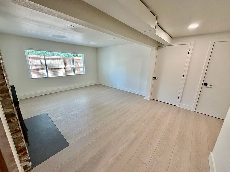 7407 SW 36th Ave — Photo 32