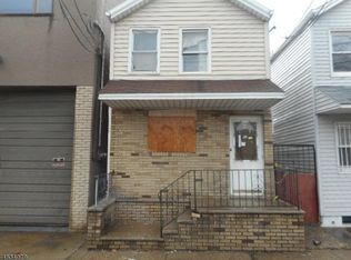 9 Esther St, Newark, NJ 07105