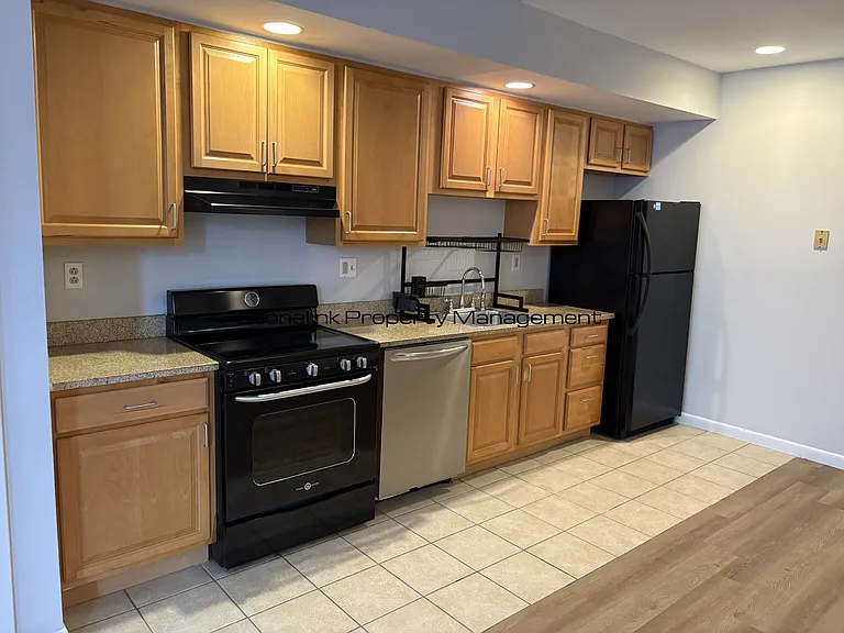 79 Washington St #301 — Photo 4