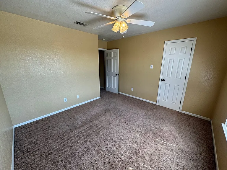 1210 Monroe Lp — Photo 40