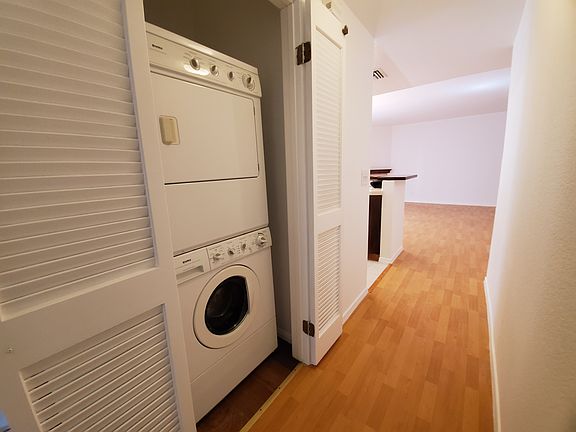 5th image of 1546 Amherst Ave APT 102
